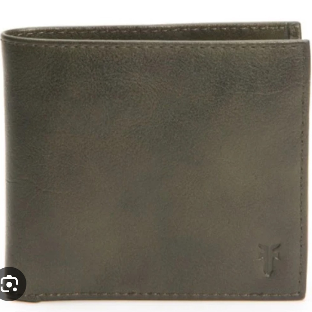 NWT/NIB Frye Oliver Billfold in Olive Green